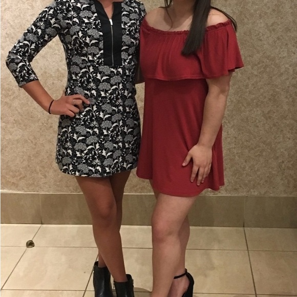 Off The Shoulder Dress Abercrombie - Picture 3 of 3